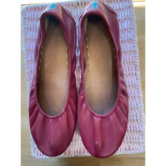 Tieks Cardinal Red Flats, sz 10 - Picture 7 of 7